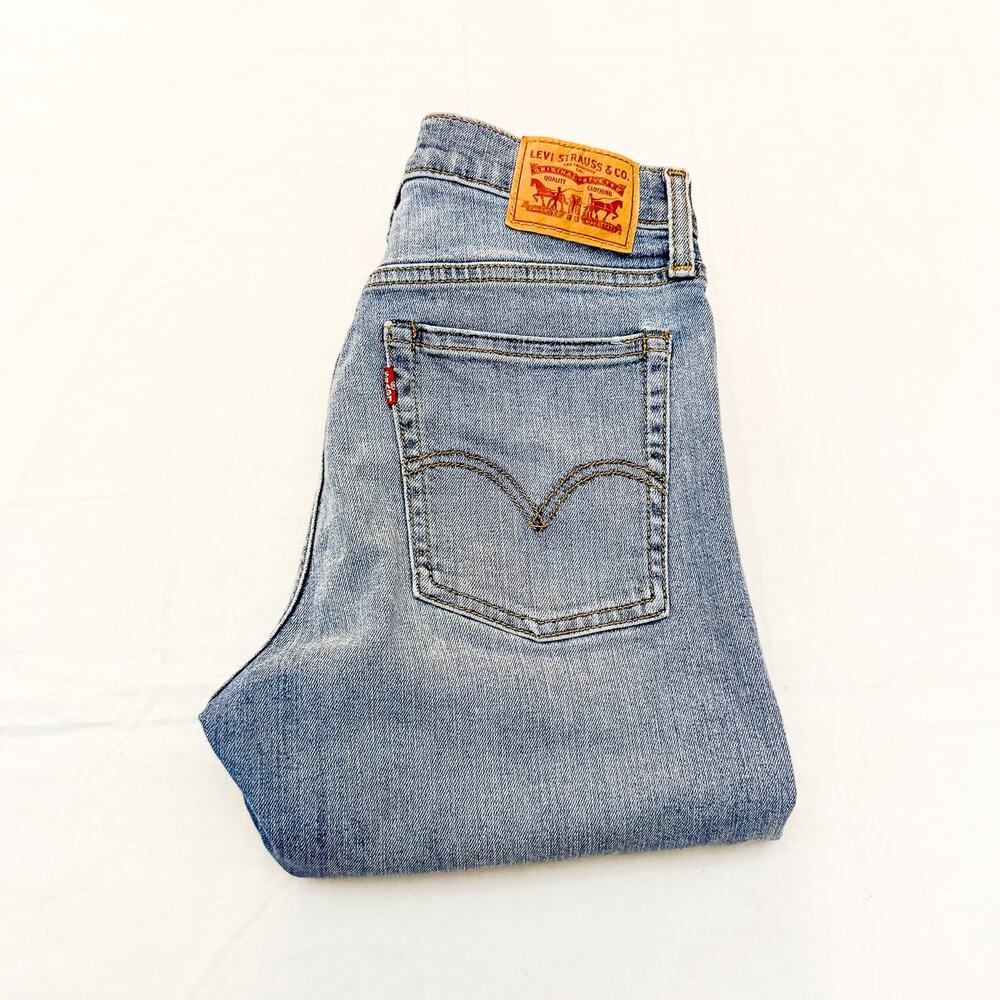 Levi's Wedgie Straight Light Wash Ripped Button Fly Denim Jeans Size 28